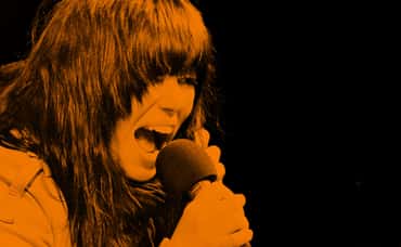 Oh Yeah, She Performs!